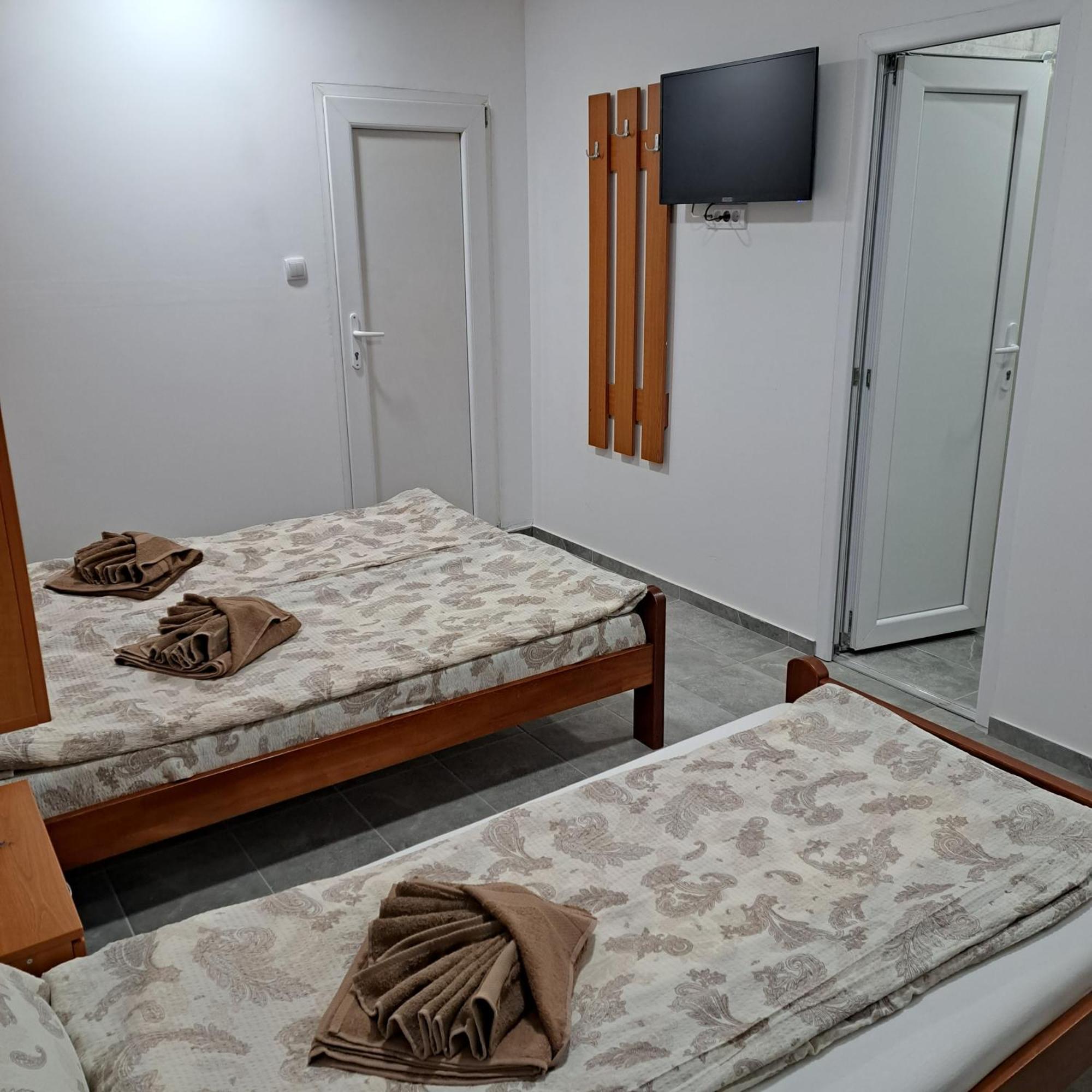 Libero Apartmani Surčin Exterior foto